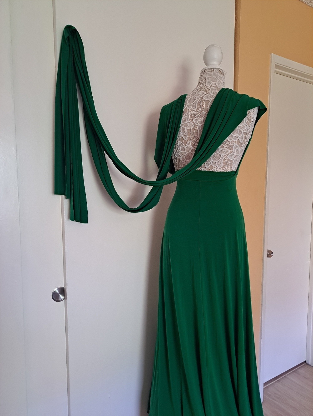 Von Vonni Convertible Maxi Dress Green . - Picture 10 of 12